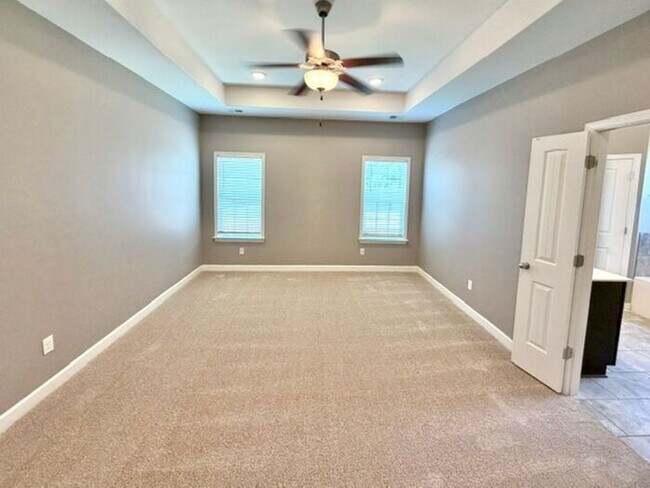 Building Photo - Now Leasing a 4 bedroom 3 bath home in Olive Branch
