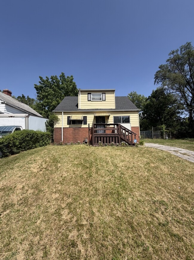 Building Photo - 3337 E 130th St