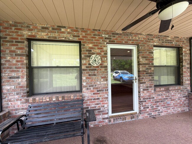 Building Photo - Newly renovated, new painted on large lot - mowing included in rent!