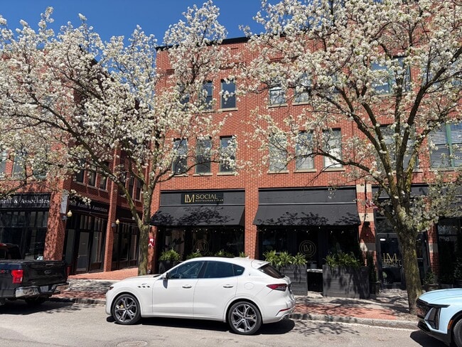 Building Photo - 133 Walton St