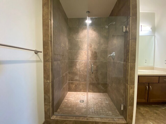Building Photo - $2,575 | 1 Bedroom, 2 Bathroom Condo | Pet...