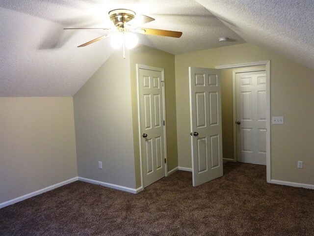 Building Photo - 2013 Cripplecreek Dr