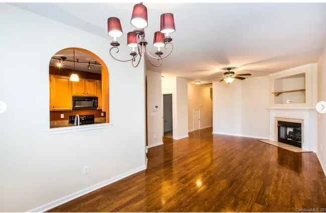 Building Photo - 14723 Lions Paw St