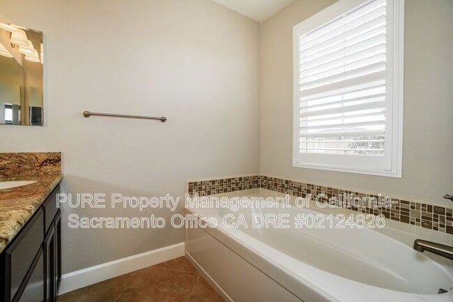 Building Photo - 1553 Bonanza Ln