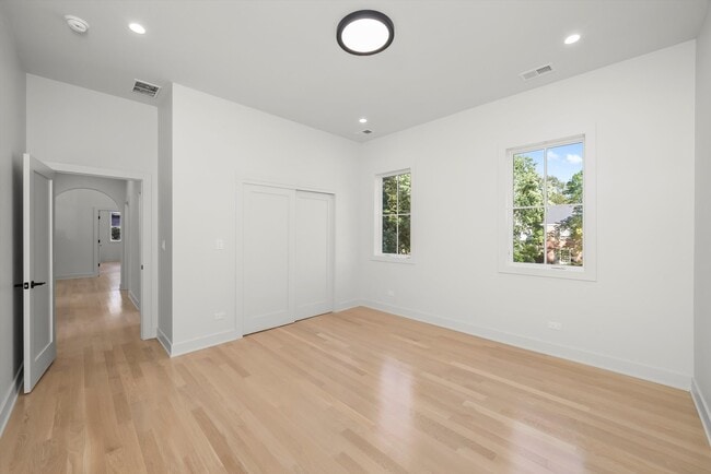 Building Photo - 1037 Belleforte Ave