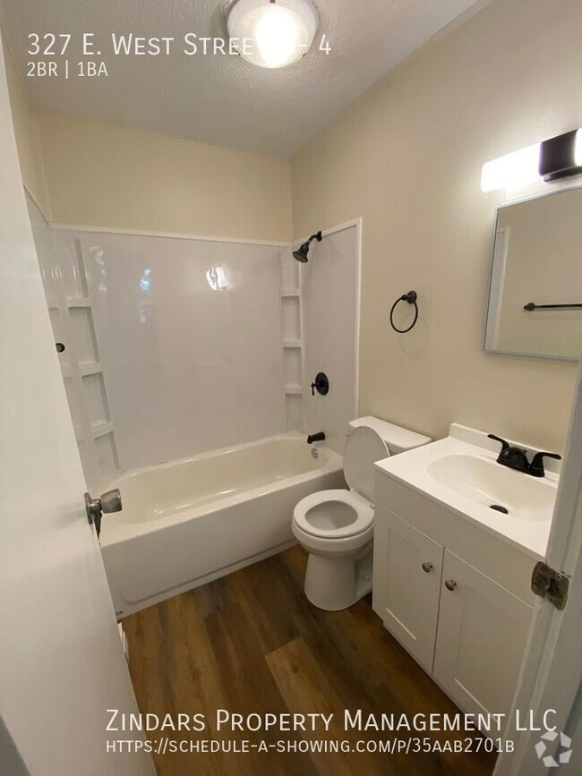 Building Photo - Updated 2 bedroom 1 bathroom apartment loc...