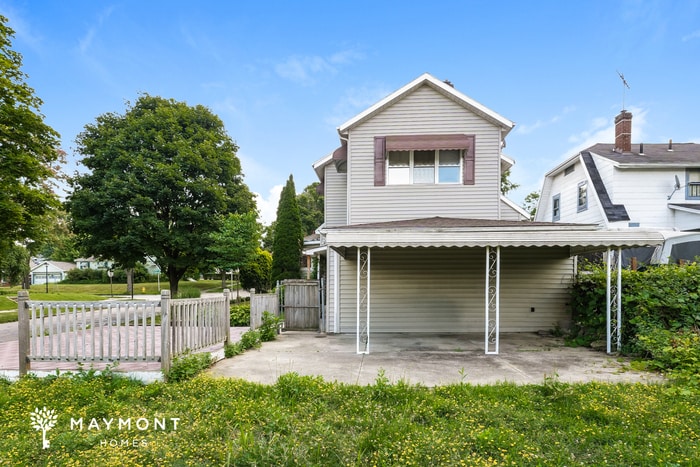 Building Photo - 1420 Oakwood Ave