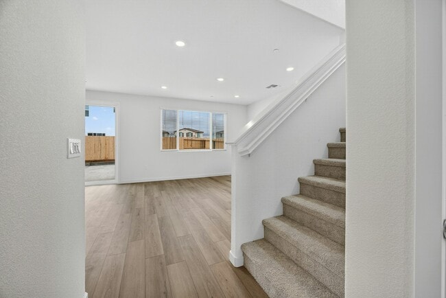 Building Photo - 5316 Allentown Wy