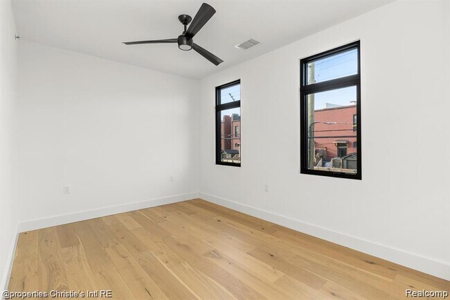Building Photo - 1642 Bagley St