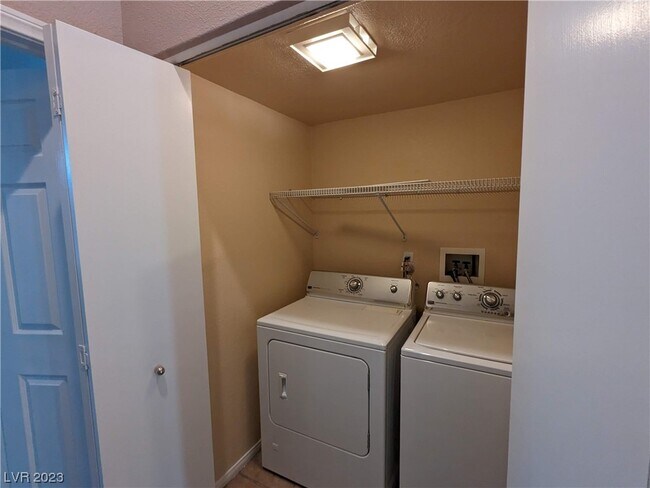 Building Photo - 10500 White Heath Ct
