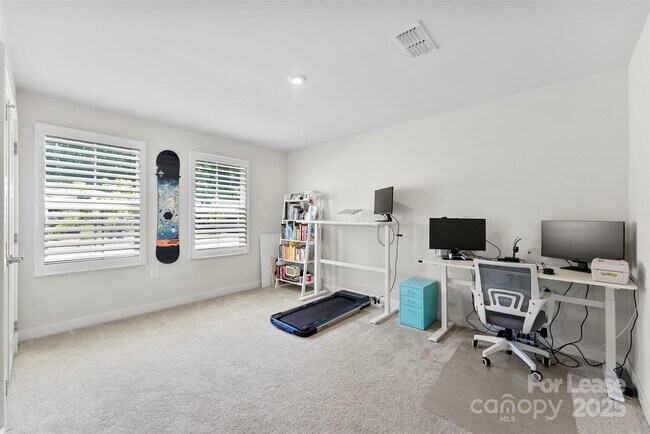 Building Photo - 2217 GoldWood Dr