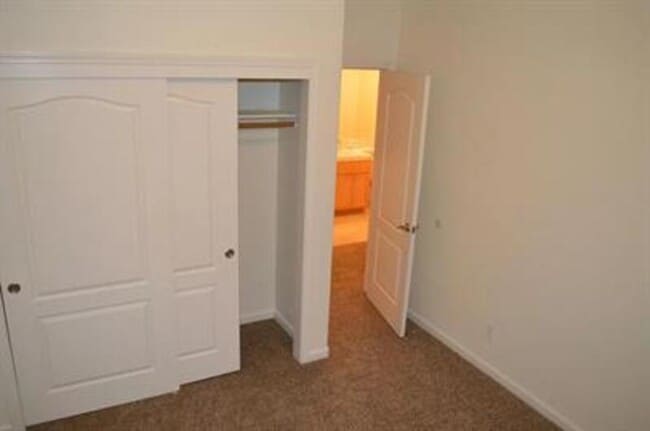 Building Photo - 2860 Blue Oak Ct