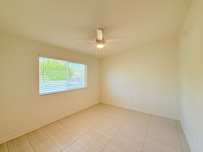 Building Photo - AVAILABLE NOW!! 3 BEDROOM 2 BATHROOM Home in Palm Desert!