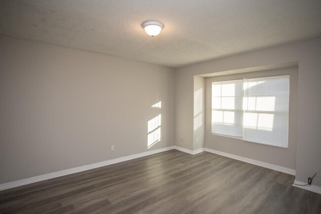 Building Photo - 309 W Marigny Cir