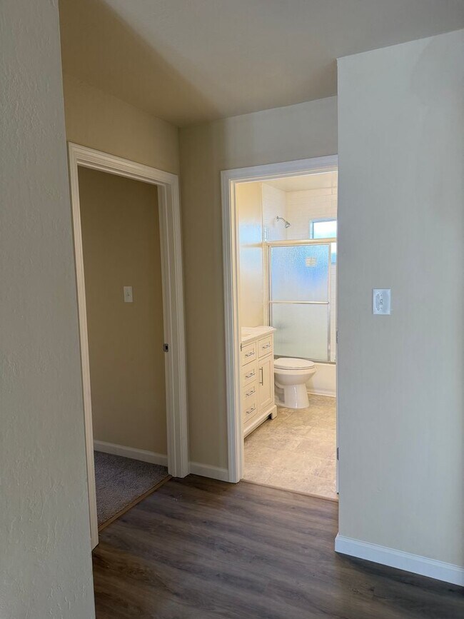 Building Photo - Kent/Pal