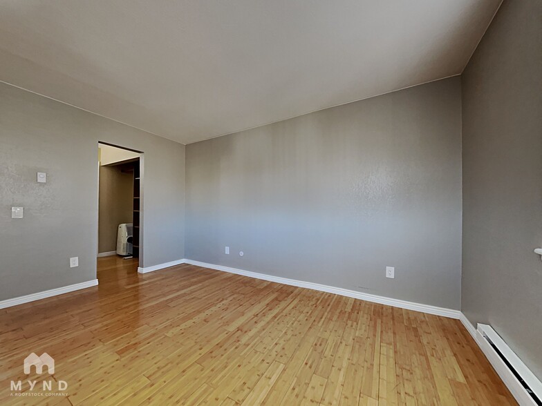 Building Photo - 7885 Barbara Ann Dr