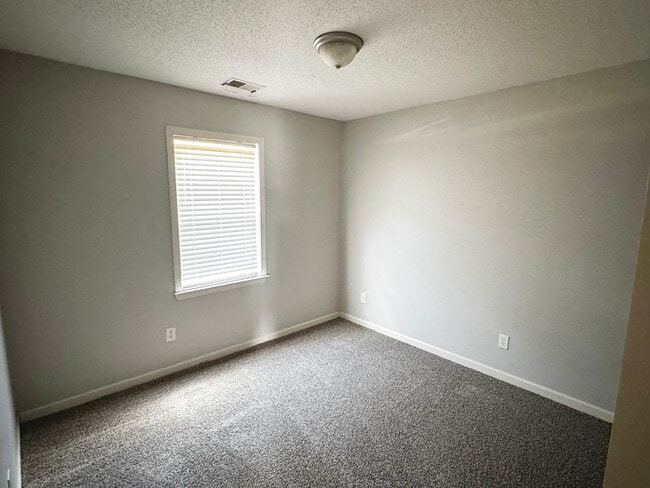 Building Photo - 1005 Dayton Ct