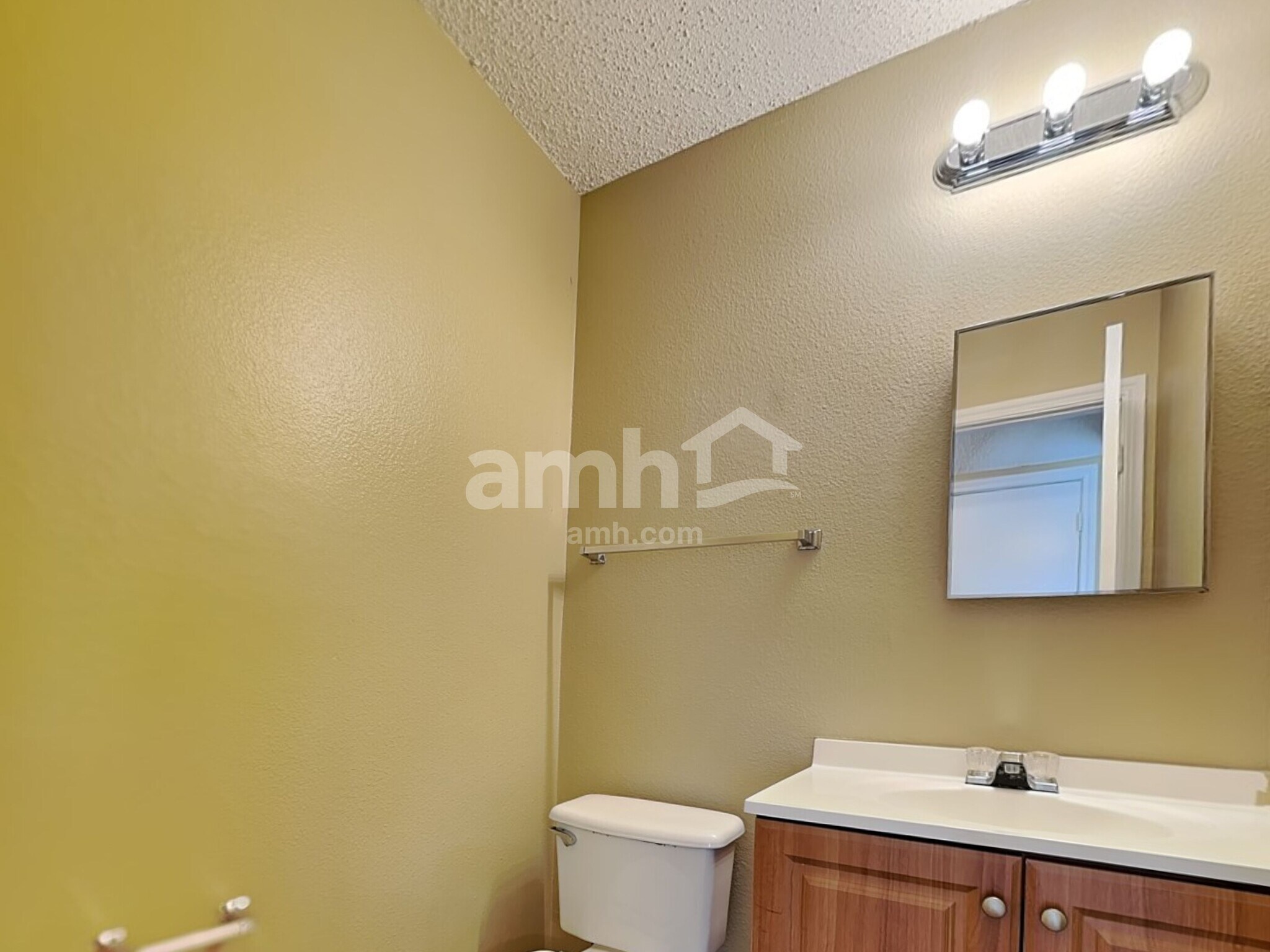 Building Photo - 2707 Vinson Ct