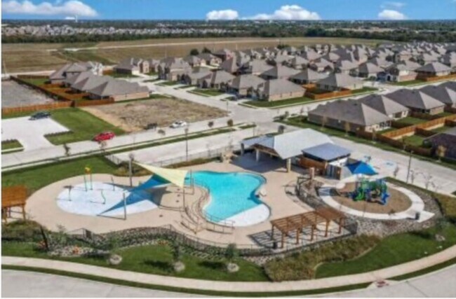 Building Photo - Like New 1 story 4 bedroom home just off D...
