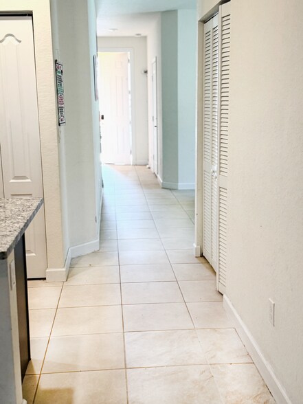 Building Photo - 4208 Troon Pl