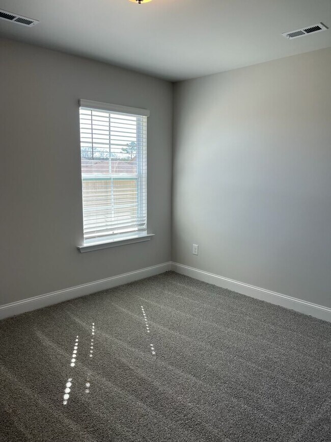 Building Photo - MADISON City Schools! MOVE IN READY NEW 4BR