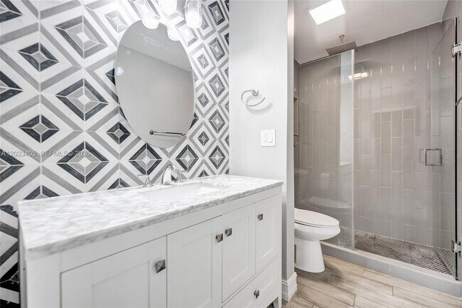 Building Photo - 3325 Carambola Cir S