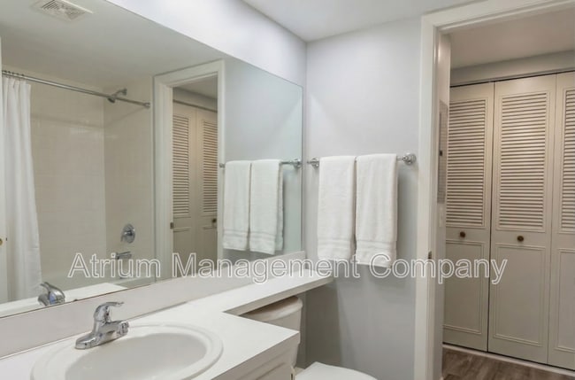 Building Photo - 8203 Sun Spring Cir