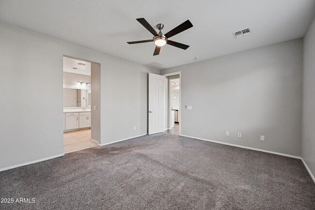 Building Photo - 16075 W Laurel Ln