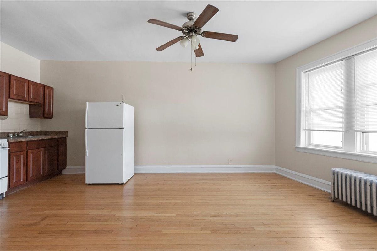 Building Photo - 1145 W Morse Ave