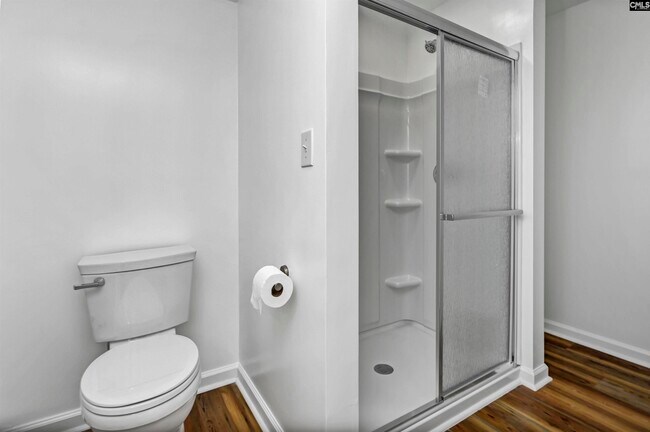 Building Photo - 100 Woodspur Rd