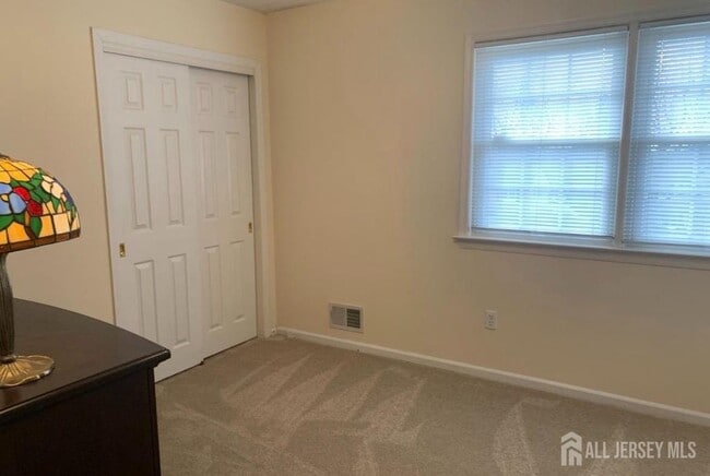 Building Photo - 3307 Evergreen Ln