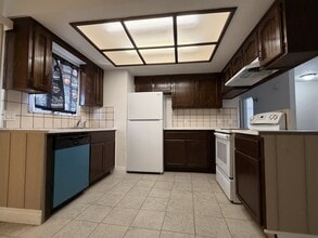 Building Photo - 3555 S County Center Dr