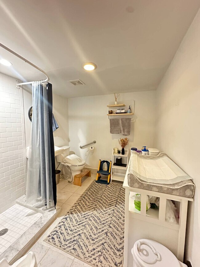 Building Photo - 505 Hicks St