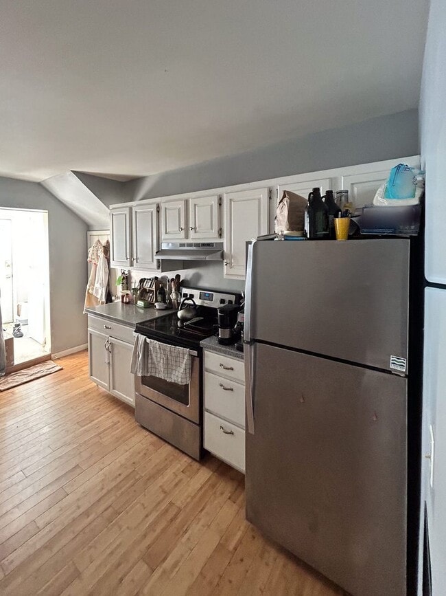 Building Photo - 62 Intervale Ave