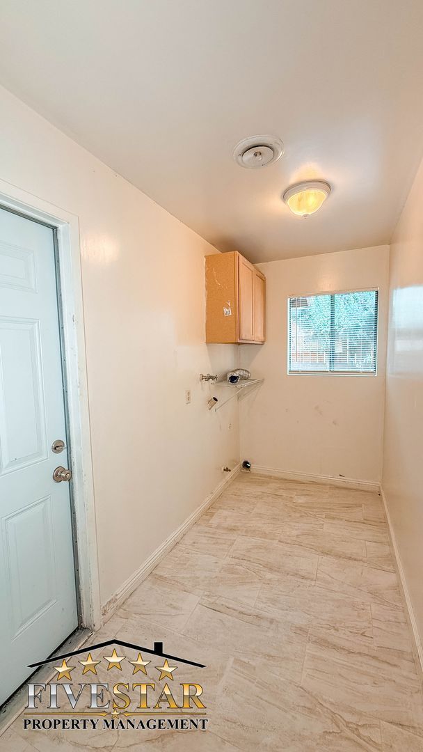 Building Photo - 7005 Quailwood Dr