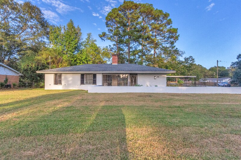 Primary Photo - 895 Greg Dr