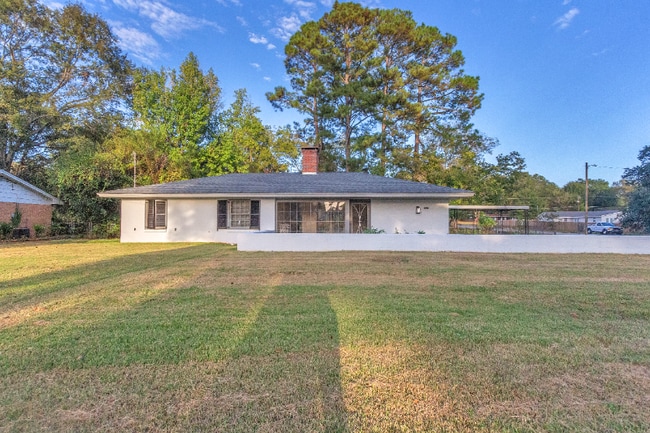 Building Photo - 895 Greg Dr