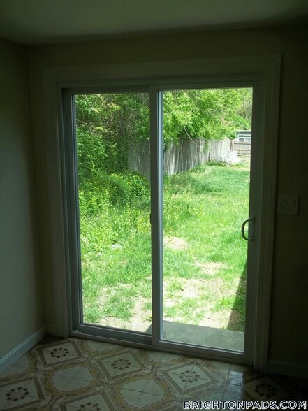 Building Photo - 191 Kenrick St