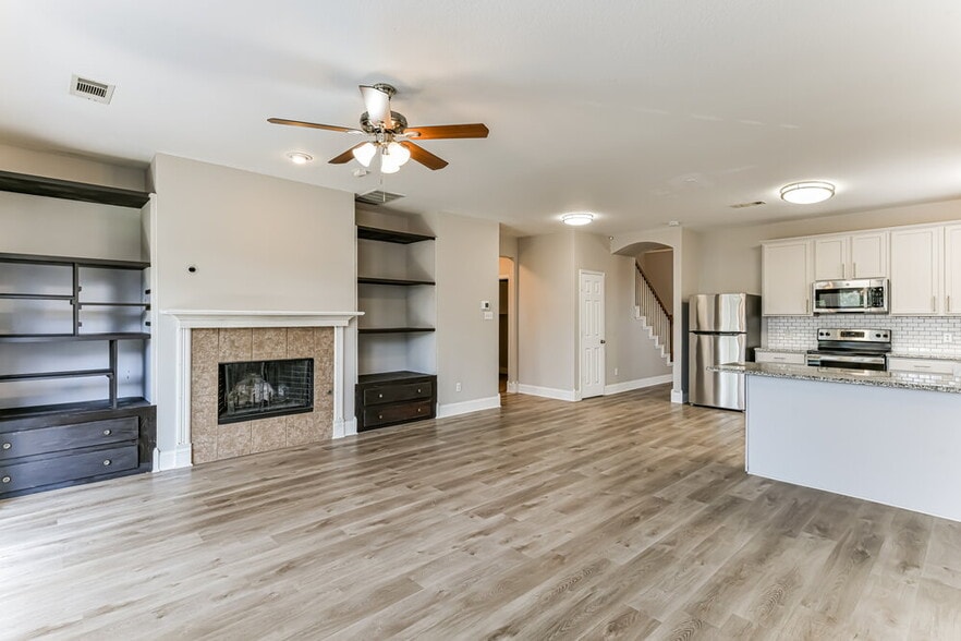 Building Photo - 5621 Starwood Ct