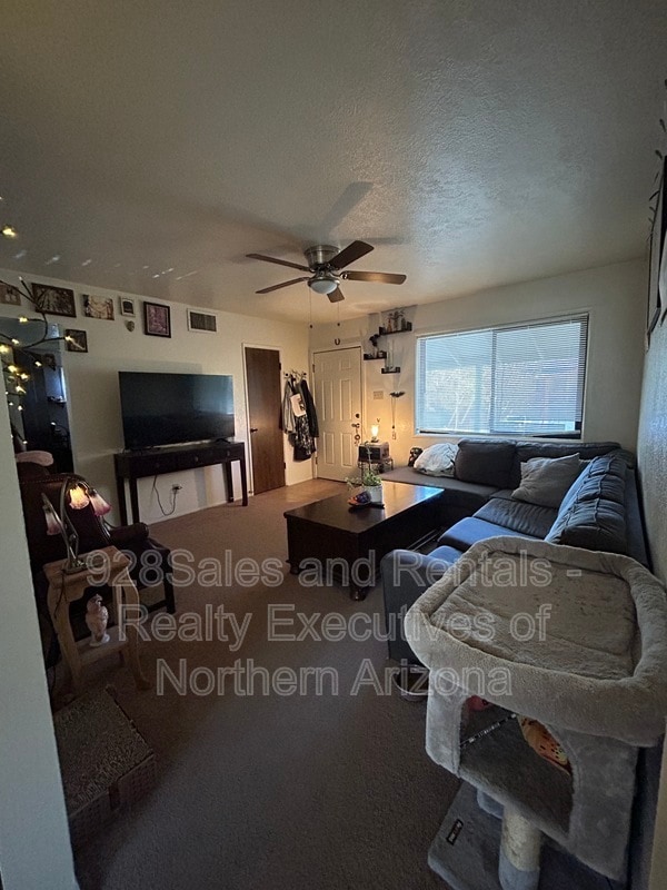 Building Photo - 13 S Trail of the Wds