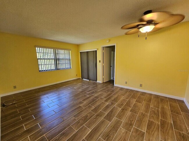 Building Photo - 19505 Quesada Ave