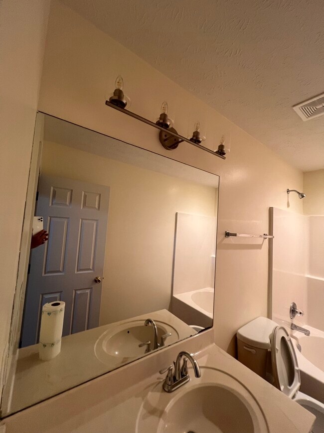 Building Photo - 3241 Wade St