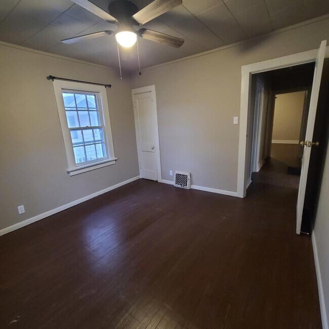 Building Photo - 317 Dunnwood Dr