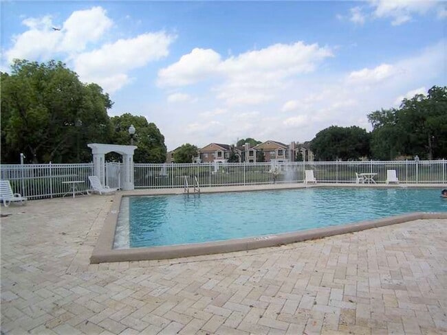 Building Photo - ORLANDO: Regency Gardens, AVAILABLE  NOVEM...