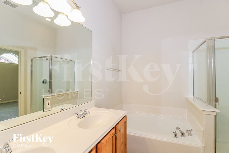 Building Photo - 2865 Evening Mist Dr