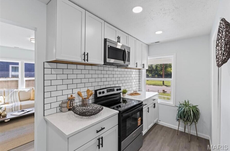 Building Photo - 2754 Hermitage Ave