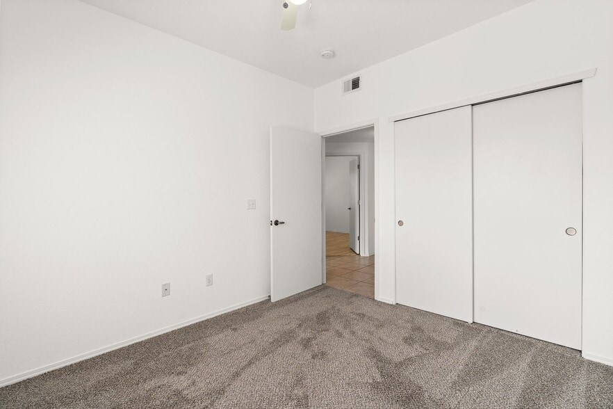 2nd BR - 6800 Vista del Norte Rd NE