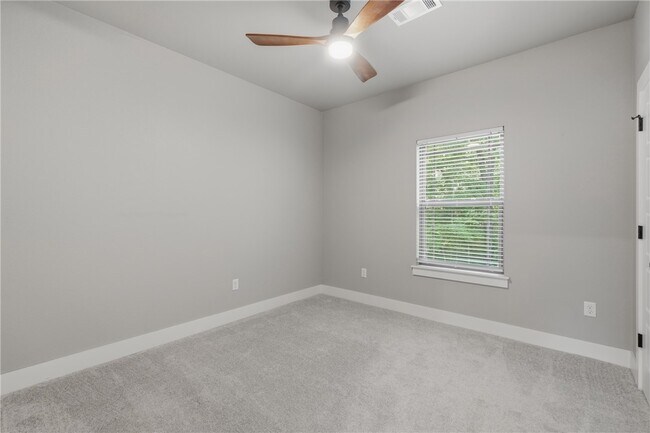 Building Photo - 8 Leyland Dr