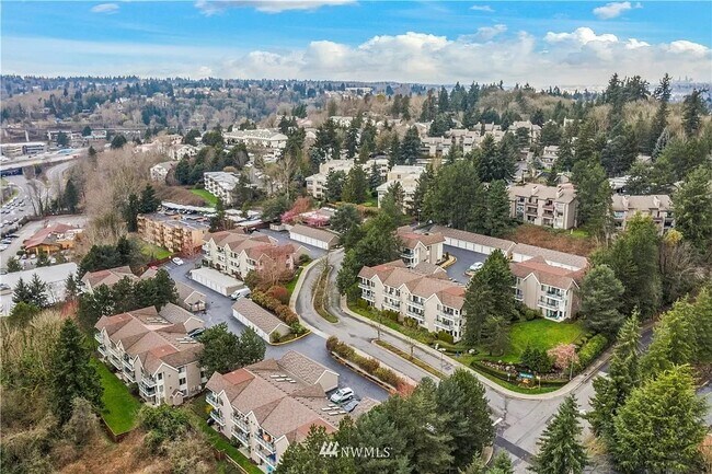 Building Photo - 15330 Sunwood Blvd