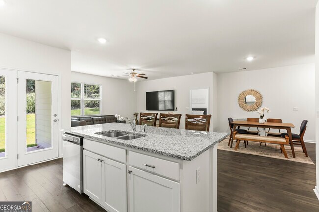Building Photo - 3688 Chevington Ct SE